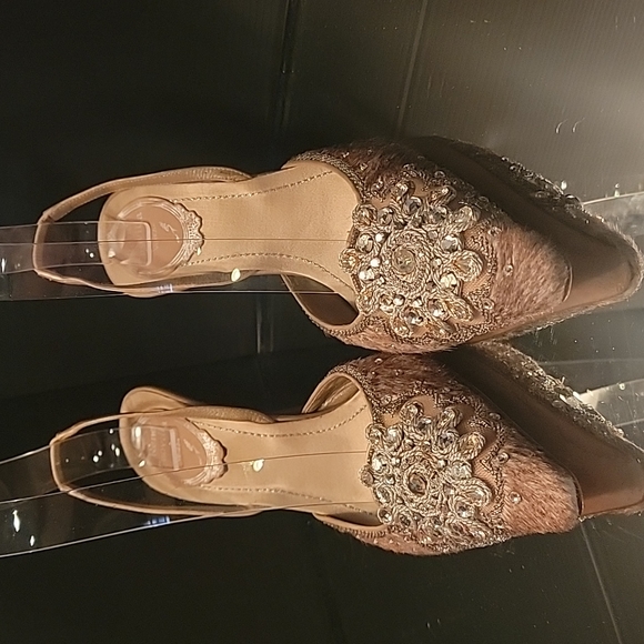 RENE' CAOVILLA  beige leather satin pony hair rinestones  sz 36.5  kitten heels - Picture 4 of 13